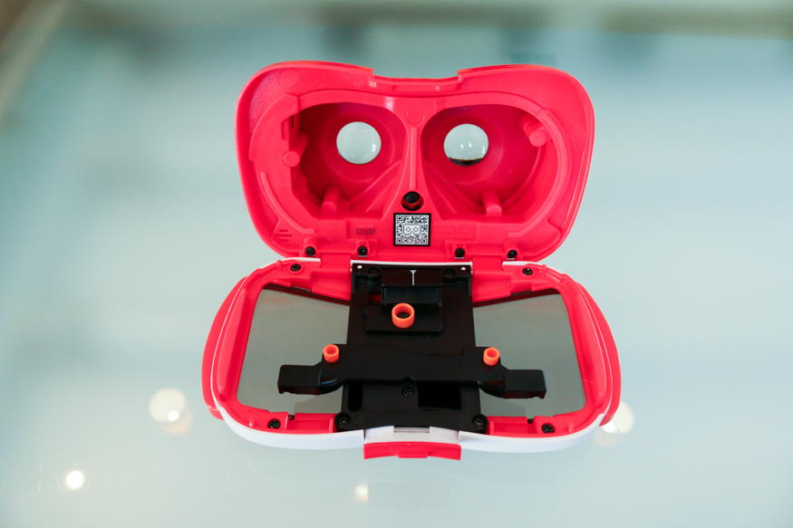 closer look at view-master VR headset